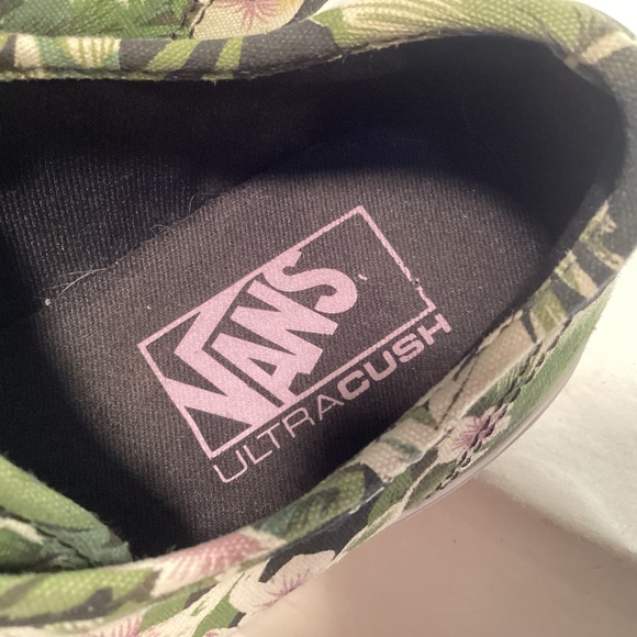 Vans Tropical Floral Ultracush Green and Black Canvas Sneakers Women’s size 10 - Picture 8 of 10